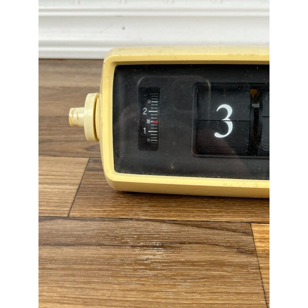 Vintage Seth Thomas Speed Read Lite Flip Alarm Clock 813 Model 0813 White Works! - Picture 4 of 10
